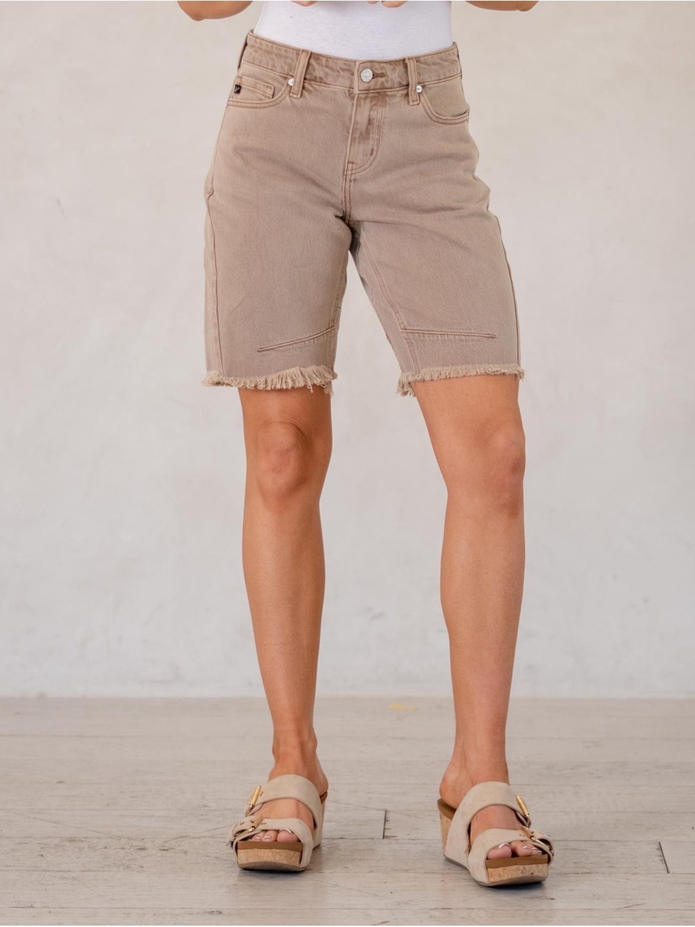 Women’s KanCan Rosanne High Rise Barrel Fit Bermuda Shorts Size 30 - Picture 2 of 12